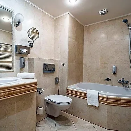 Panorama Hotel 4*